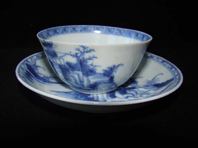 A NANKING CARGO tea cup and saucer made in China circa 1750